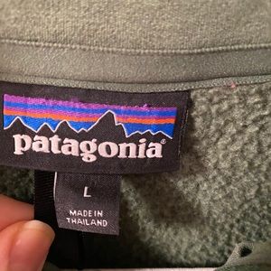 Olive green Patagonia Pullover